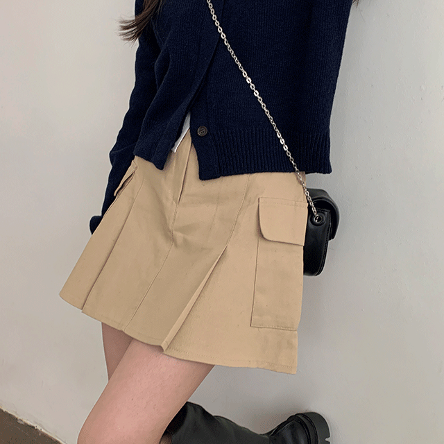 [힙유니크/여행/4계절] 걸쓰 포켓 뒷밴딩 플리츠 카고 미니 스커트 (3color)