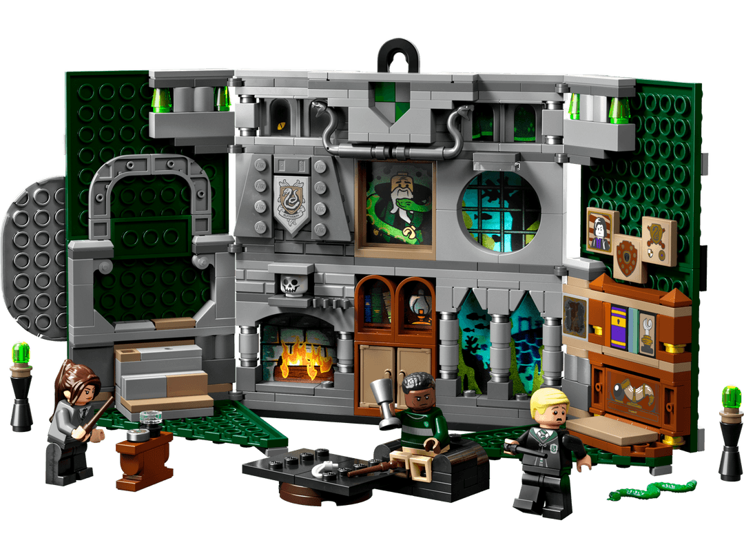 슬리더린™ 기숙사 배너 76410 | 해리포터™ | LEGO® Shop KR