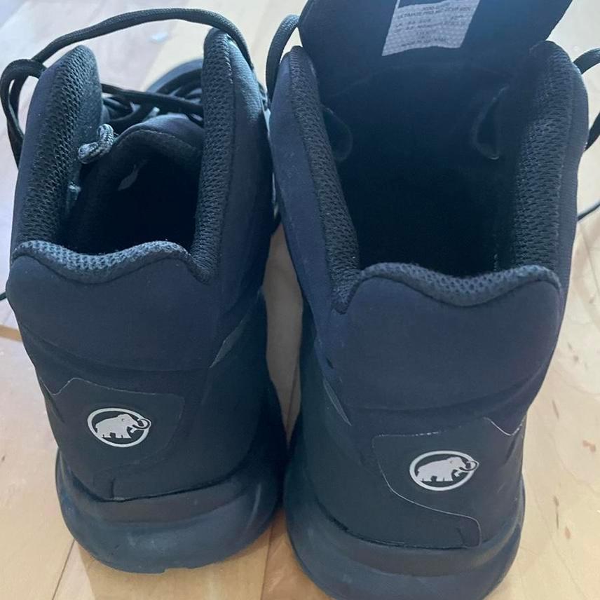 마무트 등산화270