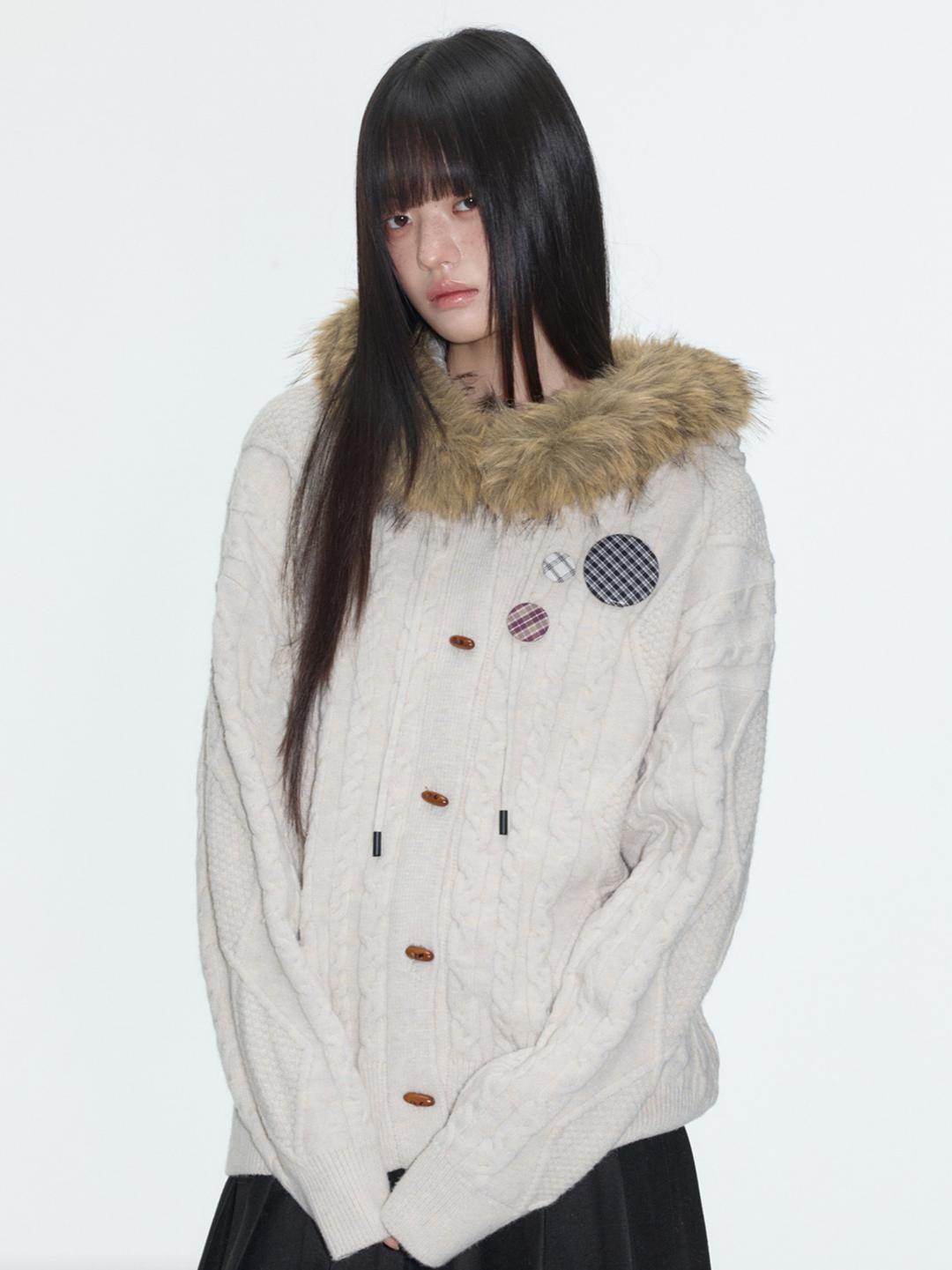 Onthereverse Fur Collar Retro Cable Cardigan