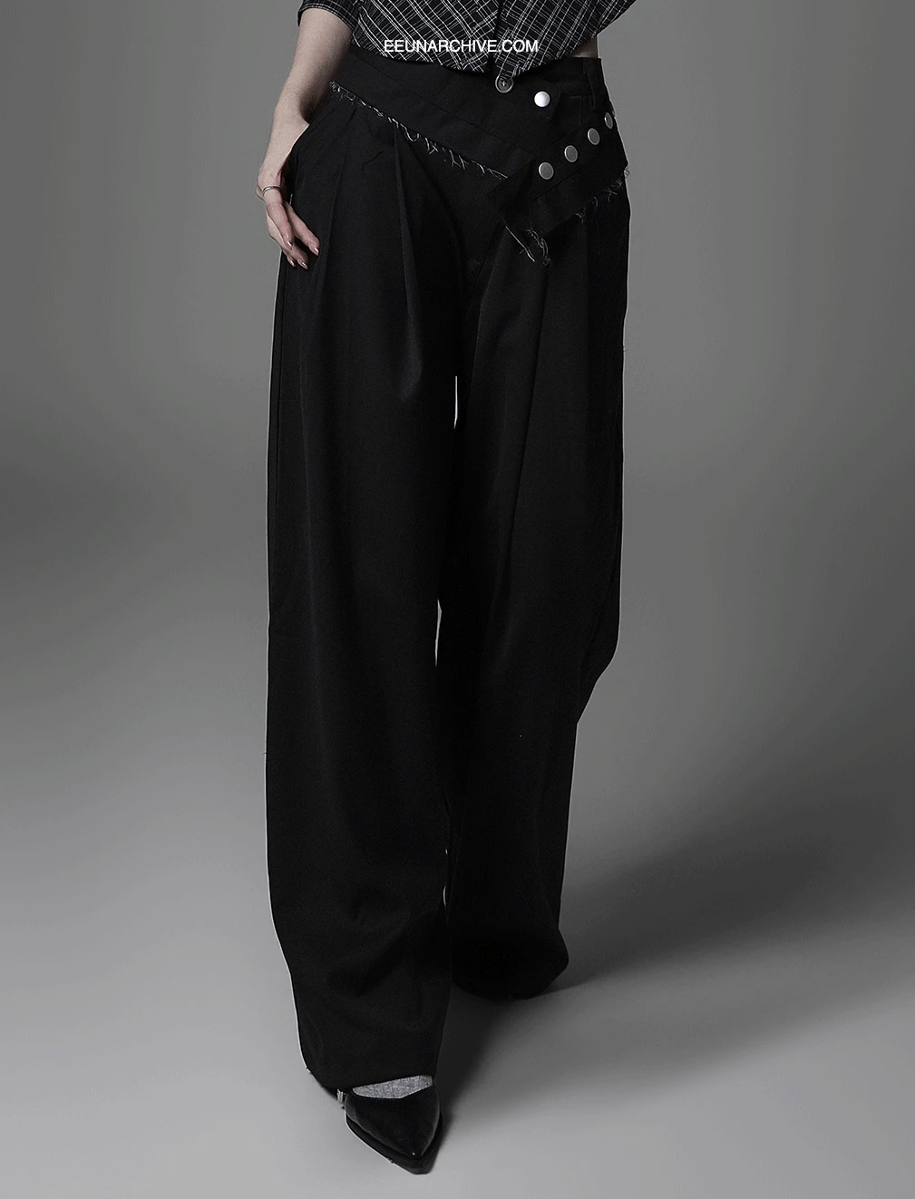 에온 벨티드 슬랙스