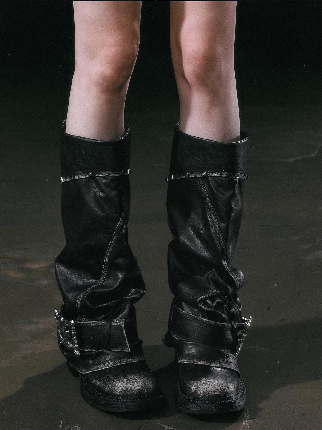 쌓을 수 있는 블랙 브라운 크로스 버클 접이식 앵클 부츠