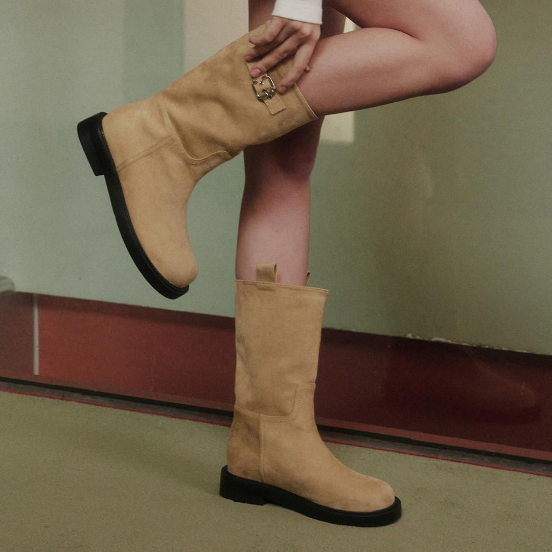 [W컨셉 단독] 라운드 토 스웨이드 미들부츠 412446020 (3cm/2colors)