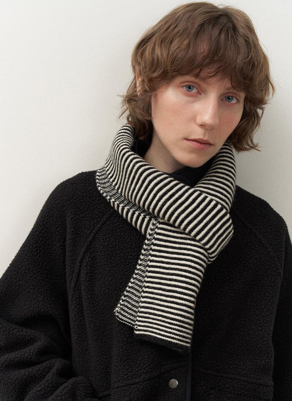 Odel Stripe Muffler (Black)