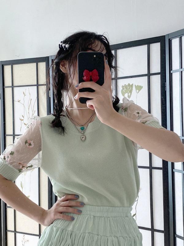 [당일출고]FLOWER EMBROIDERY SLEEVE KNIT TOP (WHITE, YELLOW GREEN,SKY BLUE 3COLORS!)