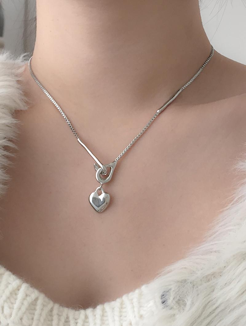 dew heart necklace