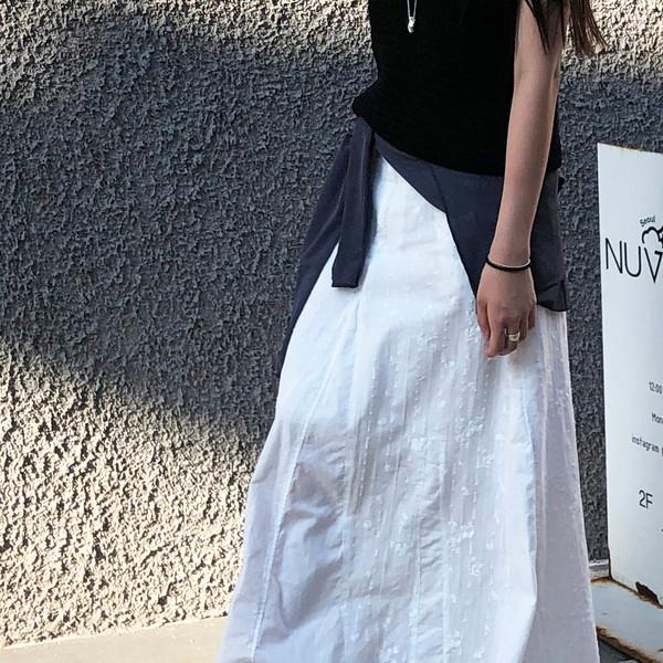 Ivy lace skirt