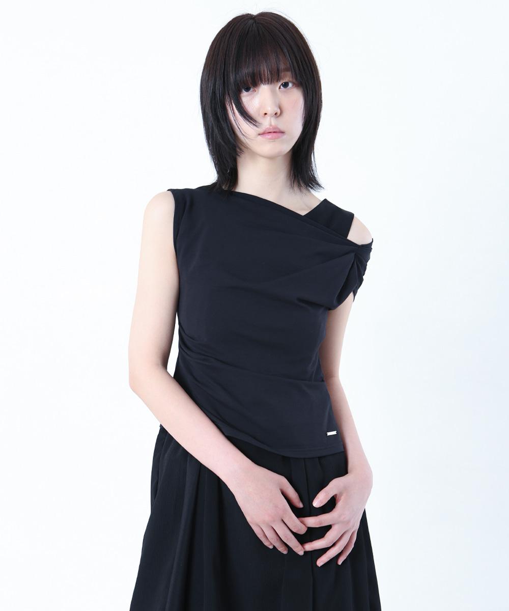 Slanted sleeveless top BLACK
