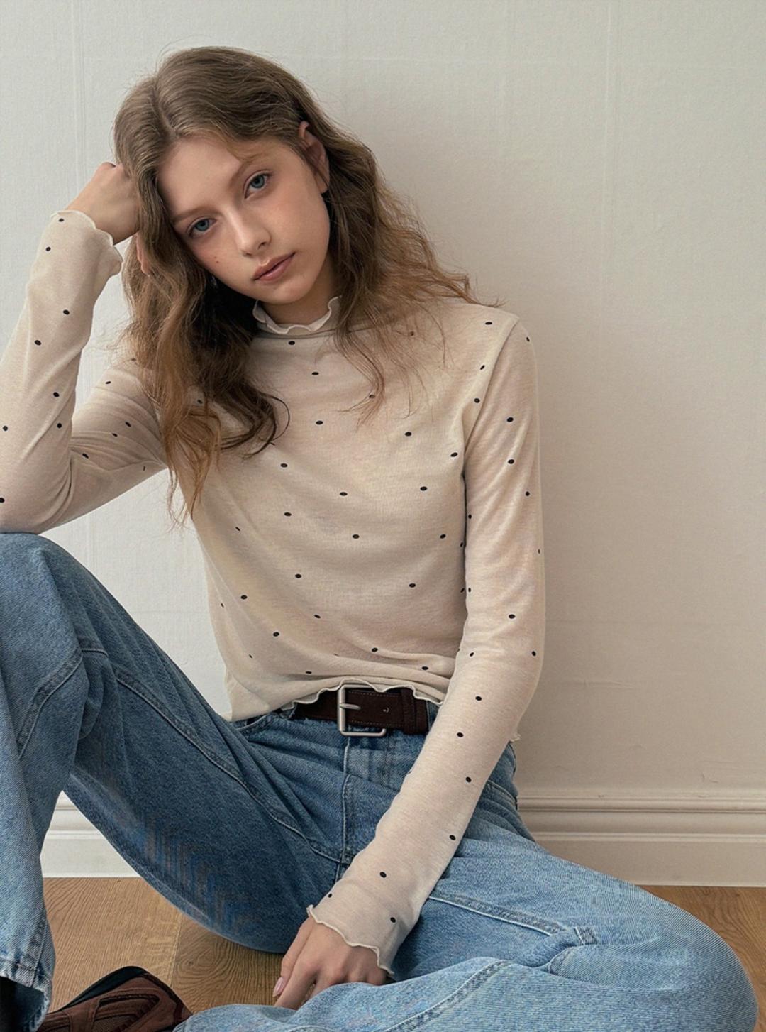 트위 벤디 도트 폴라 긴팔 티셔츠