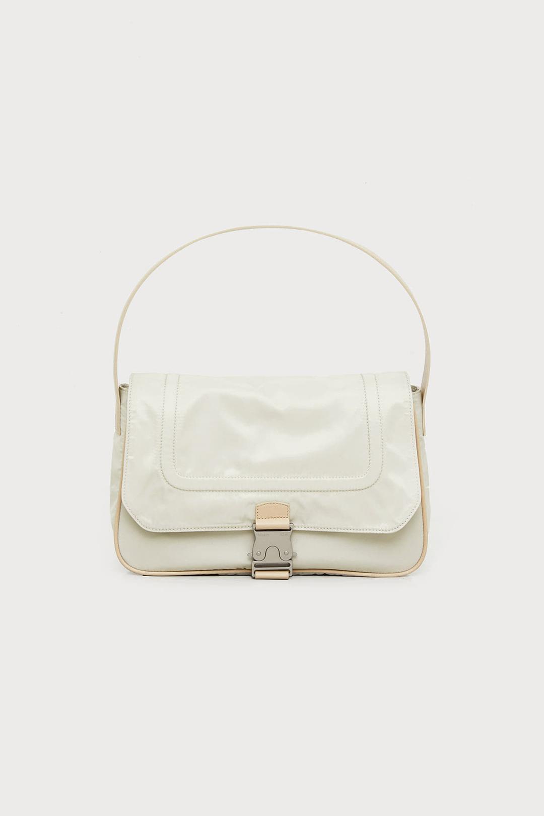 BUCKLE BAG IN WHITE