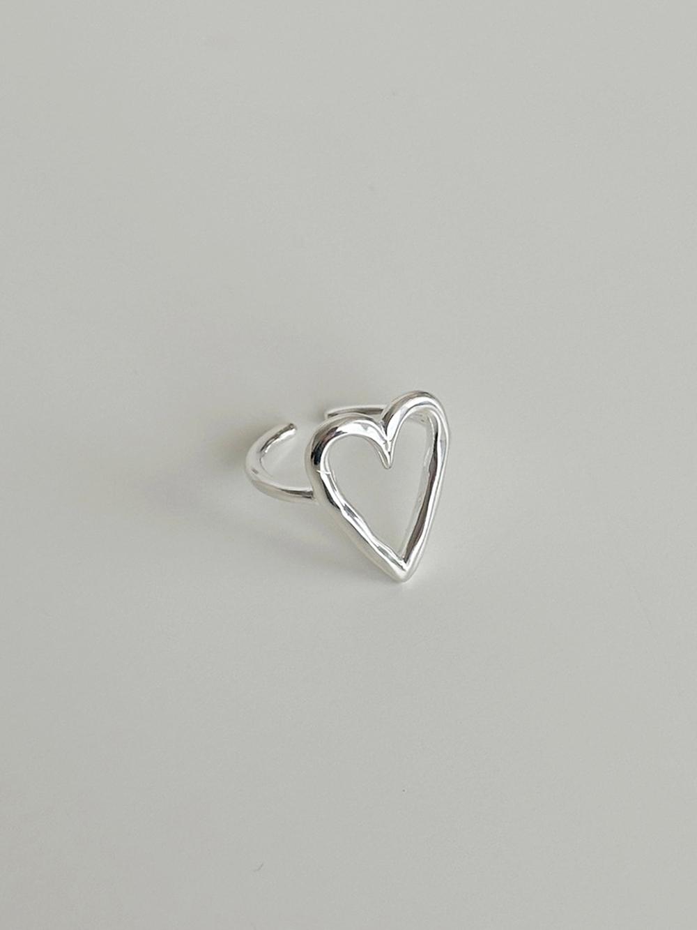 LONG HEART OPEN RING