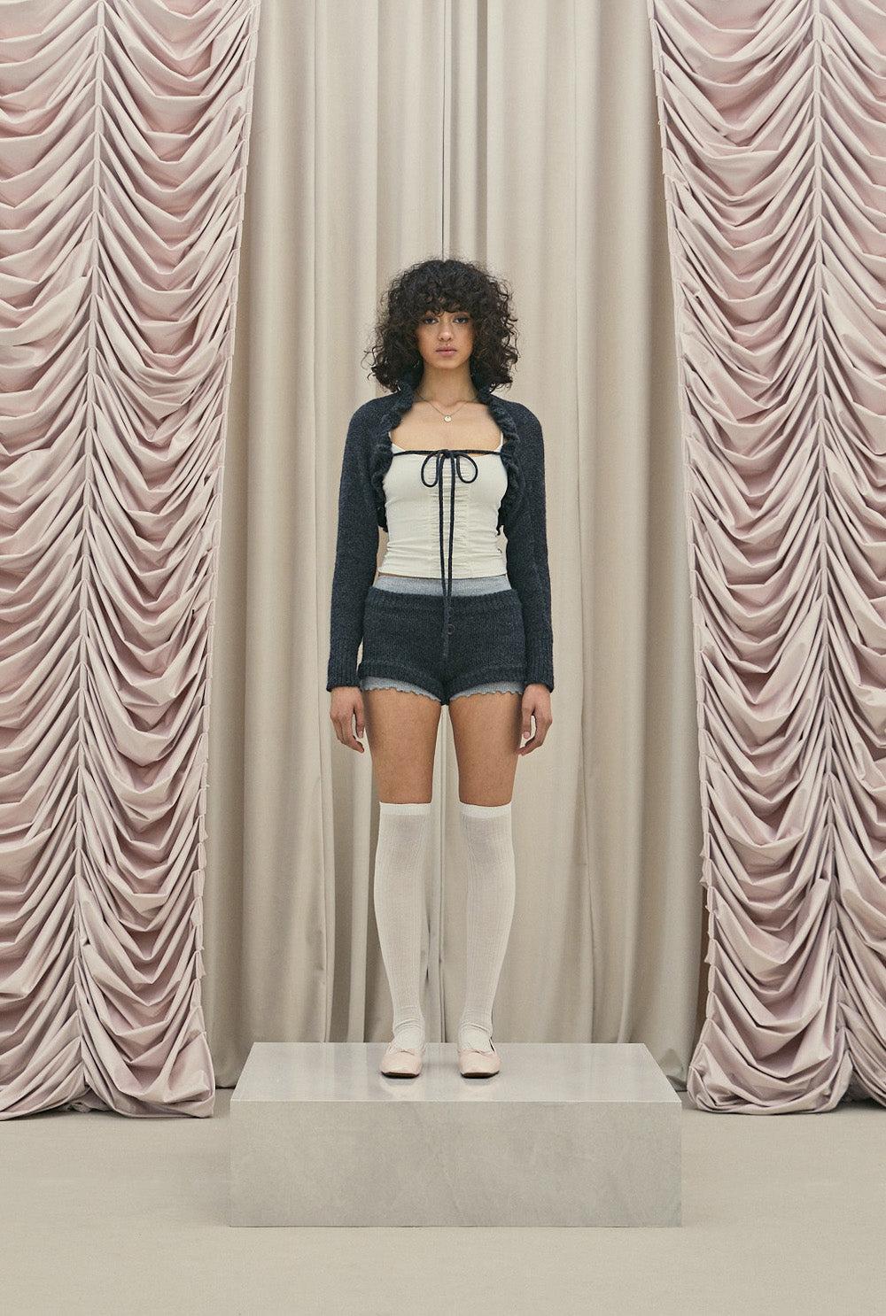 [releasing 02.11 12pm KST] Lily tank top