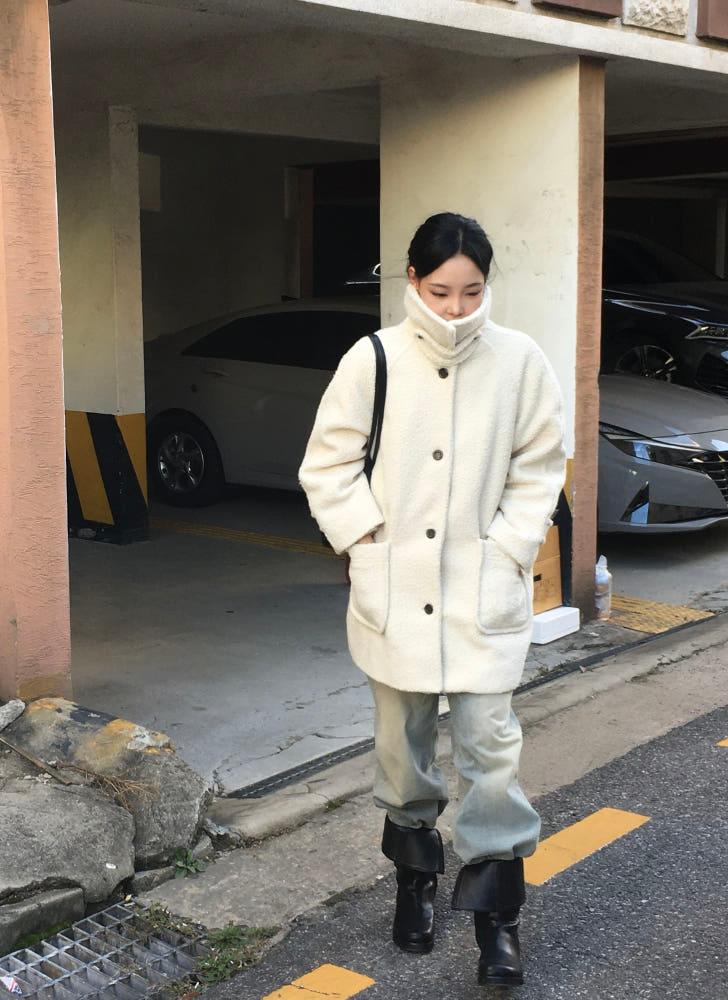 boucle half coat(부클 하프 코트)