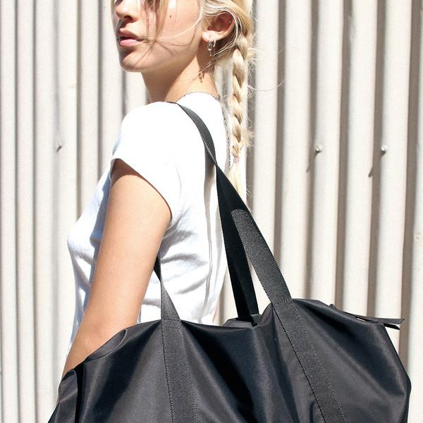 오로라 셔링 더플 빅백_블랙