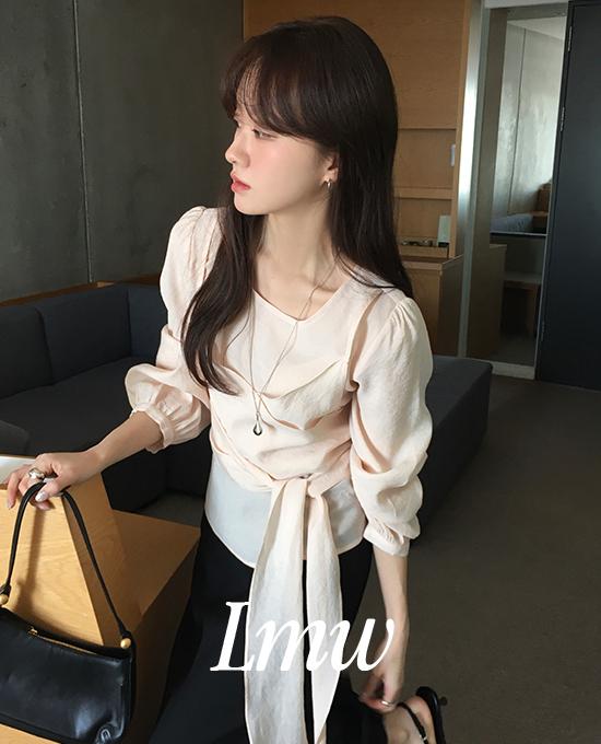 메리어라운드 [하객룩][l.m.w] 올슨 뷔스티에 랩 블라우스 (bl)