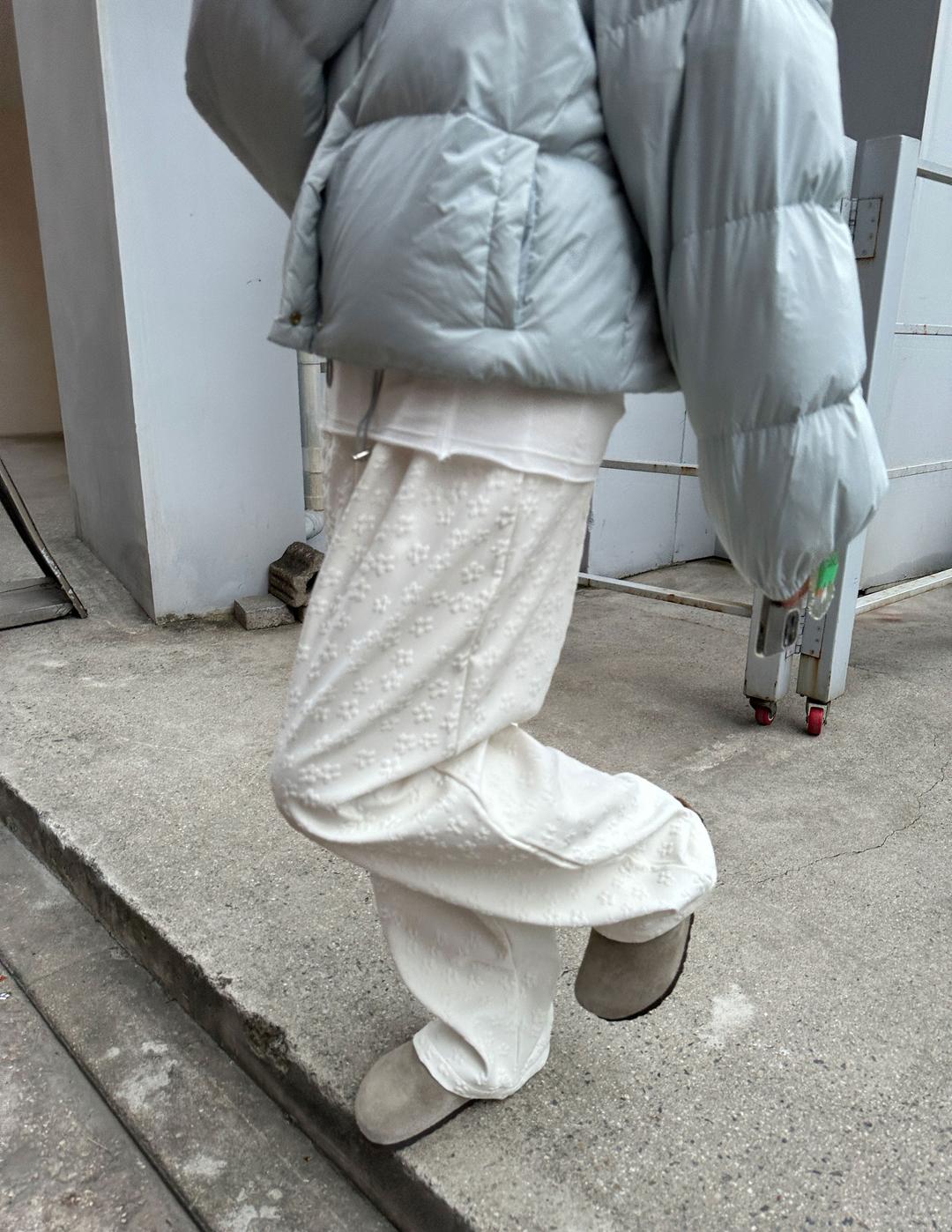 winter - embo flower pants