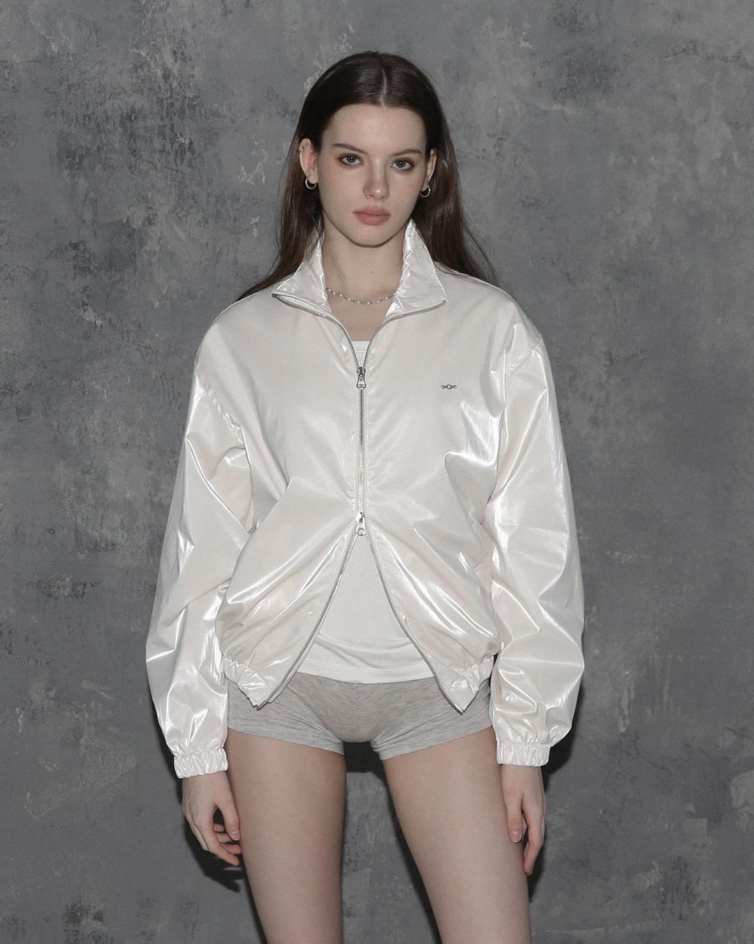 Metal triclipse coating jumper white