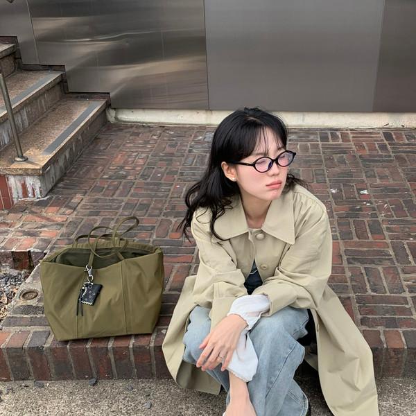 • Whitney nylon bag