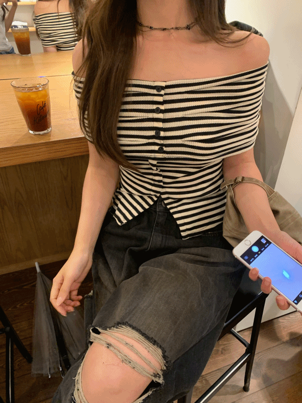 몰리 오프숄더 티