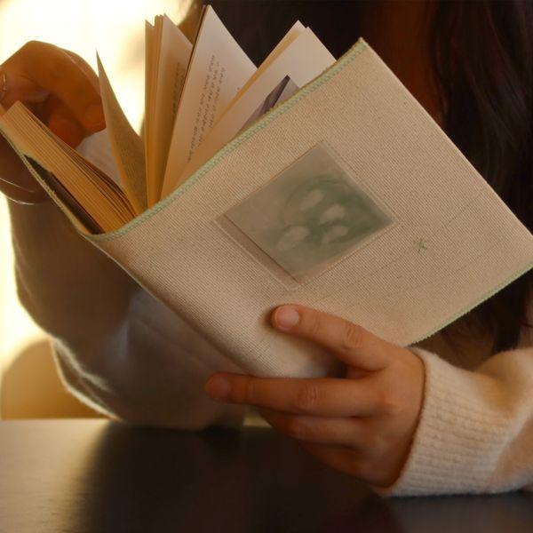 [교보문고X풀풀] 사랑의 물결 북커버