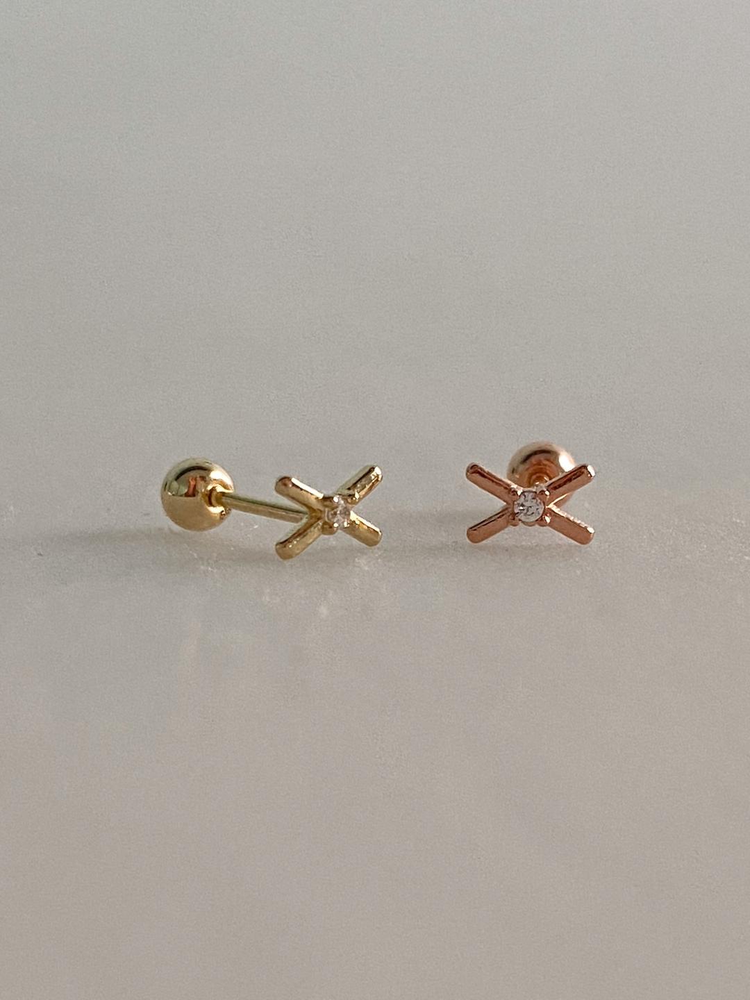 14K 골드 엑스 스틱 포인트 큐빅 피어싱