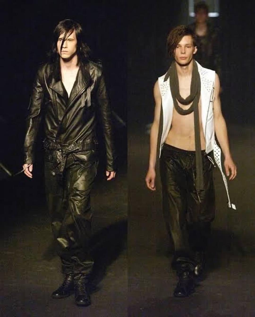 디올옴므04ss스트립 스니커즈 하이탑 블랙 | 후루츠패밀리