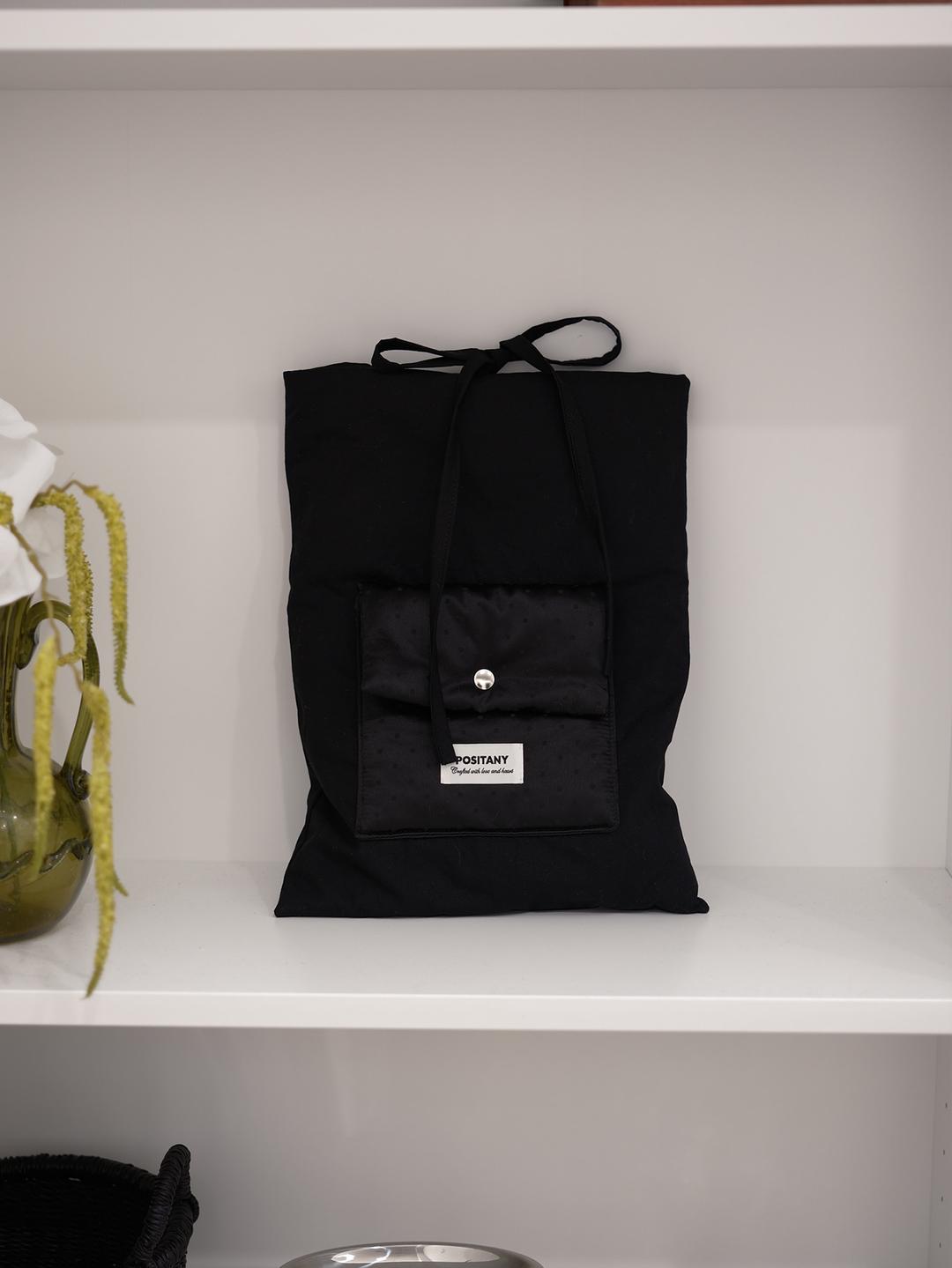 Ribbon tie pouch (black dot)