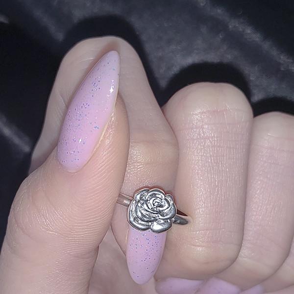 A rose ring