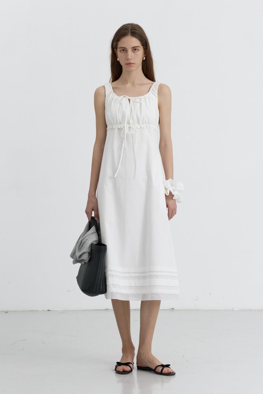 SHIRRING RIBBONED SLEEVELESS DRESS IVORY
