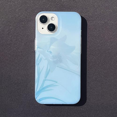 BLAUSHUT : 이른 새벽과 찬기