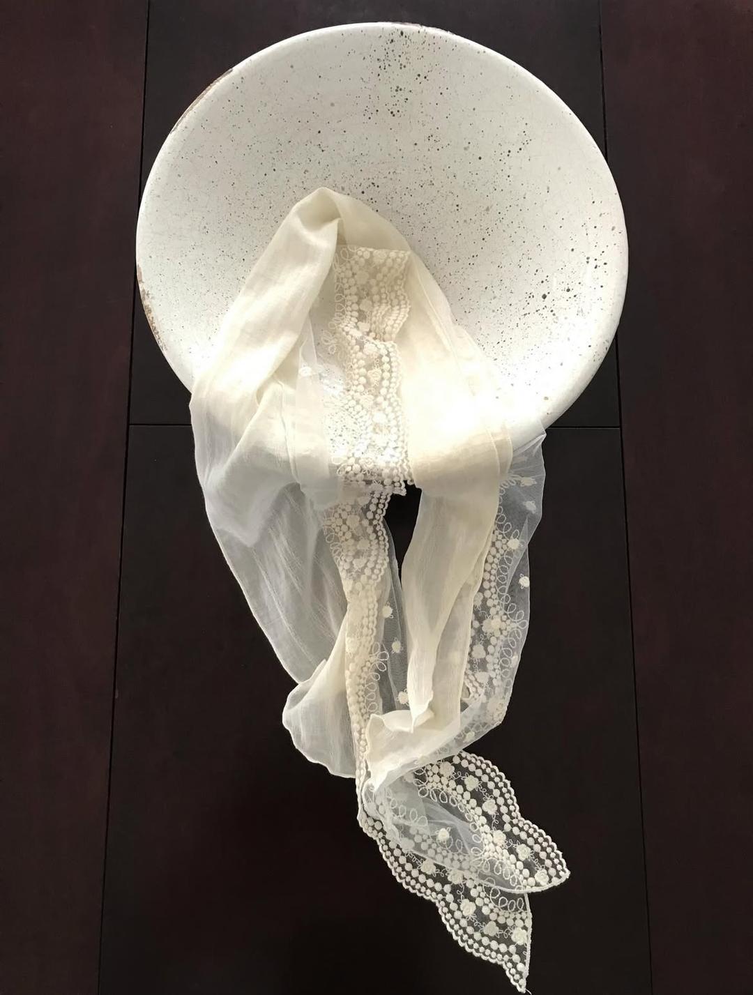 힙이레 manila 플라워 레이스 스카프 (1color)