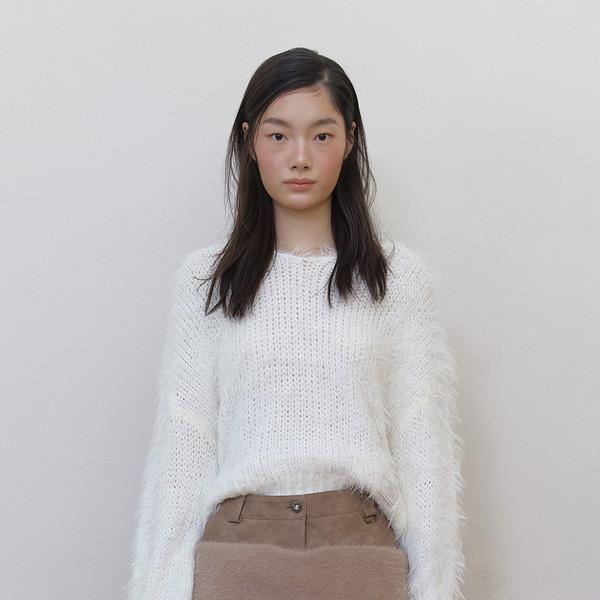 FUZZY V KNIT (IVORY)