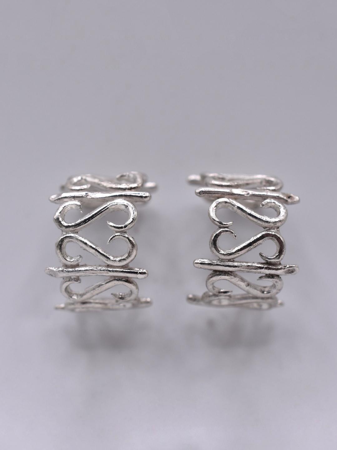 AROUND THE FENCE HOOPS [pair]