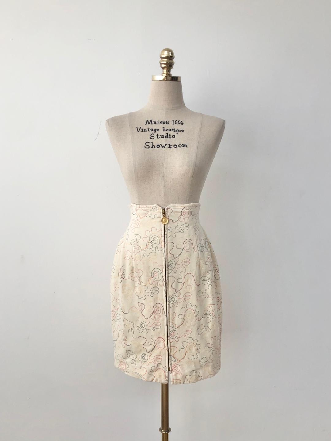 Ivory multicolor embroidered zip-up skirt [25 inch]