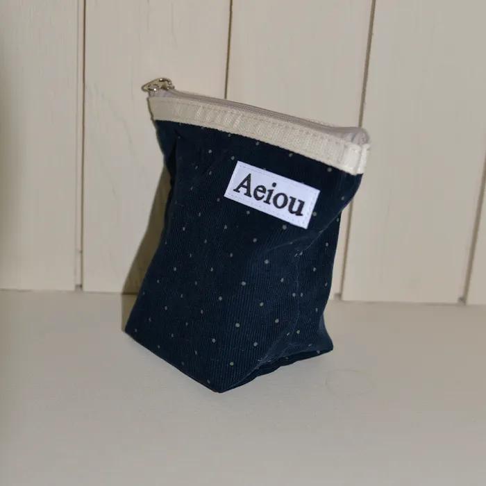 Aeiou Basic Pouch (M size) Little Dot Navy