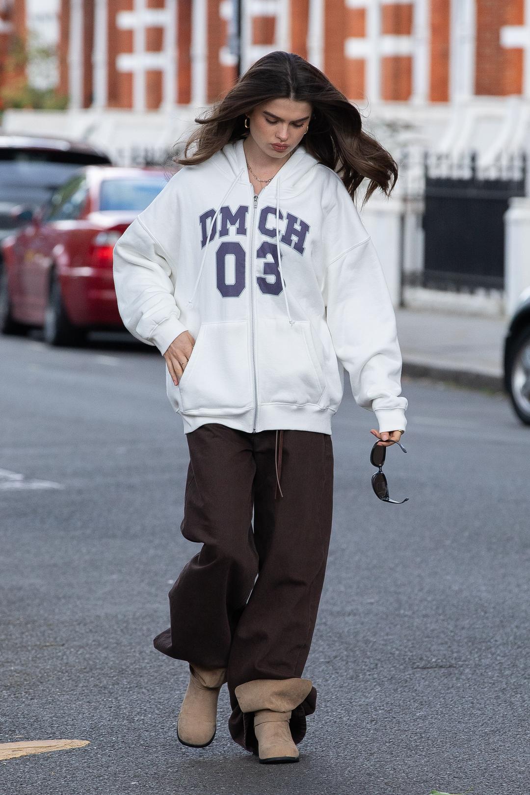 [10/15 예약배송] Sporty Zip-up Hoodie (white)