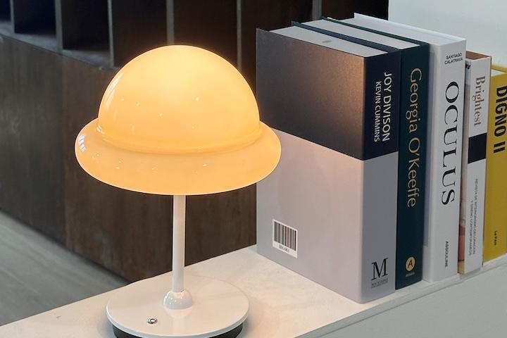 충전식 밝기/빛색상변경 LED 츕 무드등 거실 선반 조명 인테리어 오브제 3colors