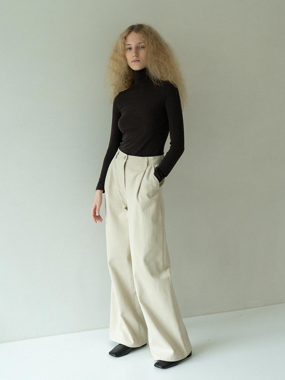 slim pola neck tee (brown)