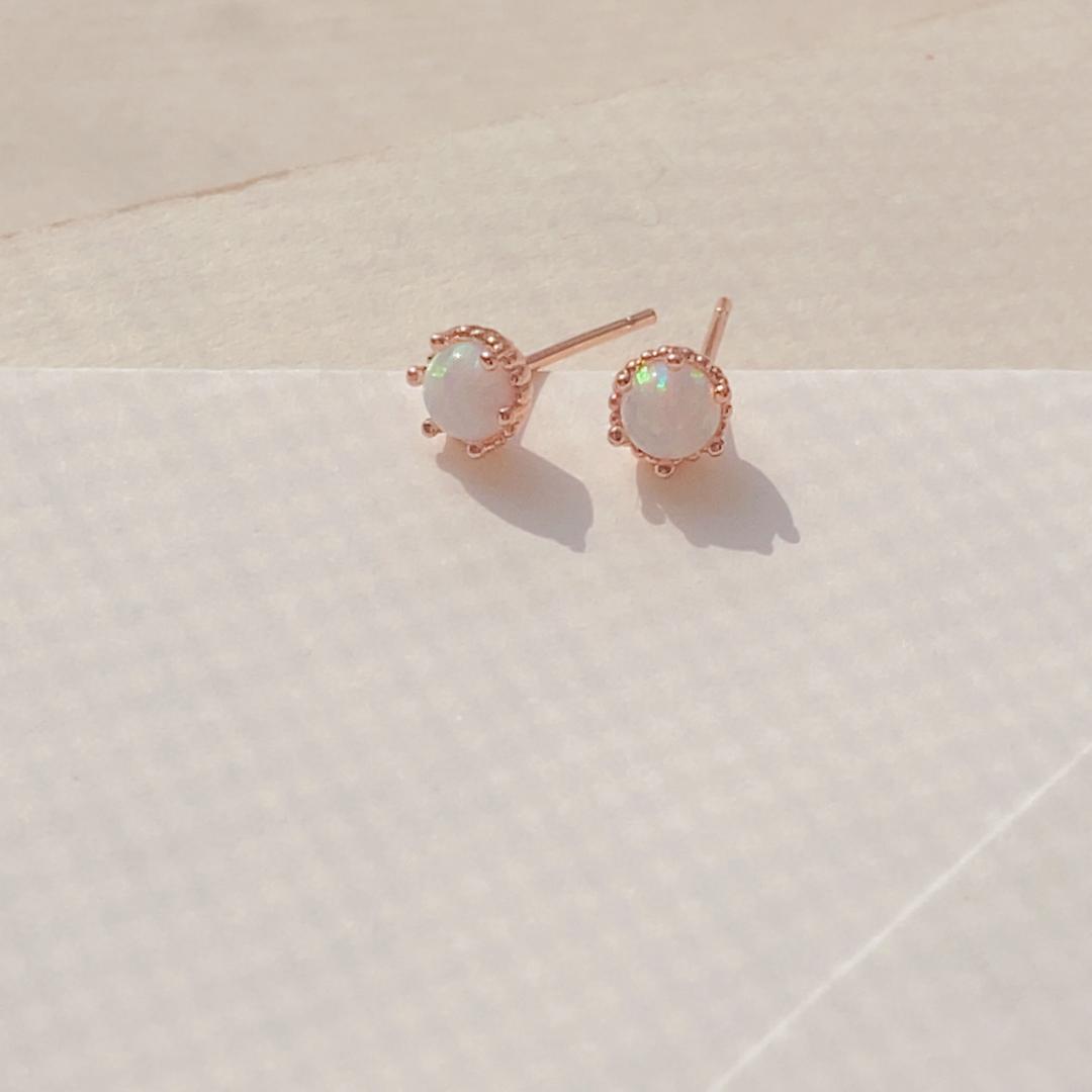로스도스 오팔 미니 귀걸이 nui earring