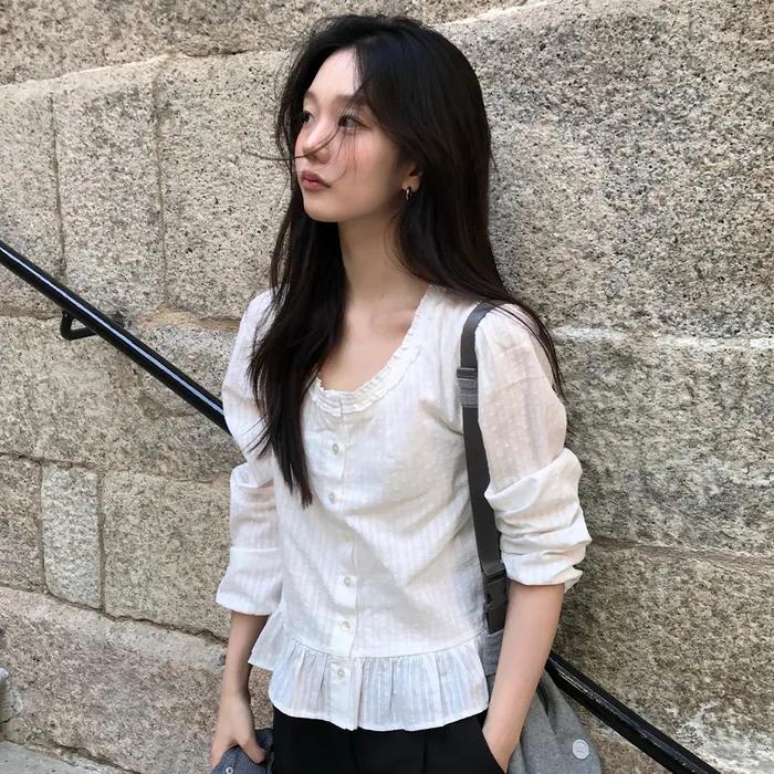 [4/1 순차배송] 노트니 라운드넥 프릴 블라우스 ( 아이보리 )