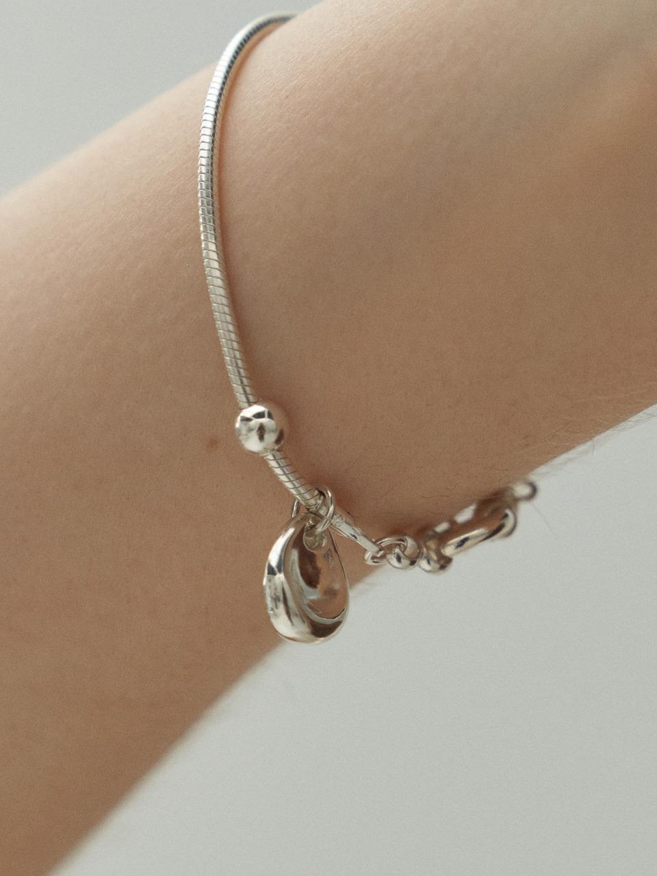 A Pool Of Water 32B (Silver)