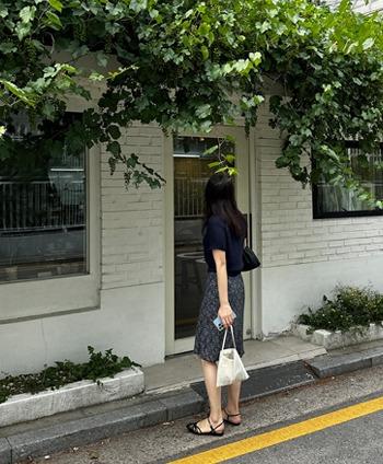 FLORAL MIDI SKIRT(BLACK)