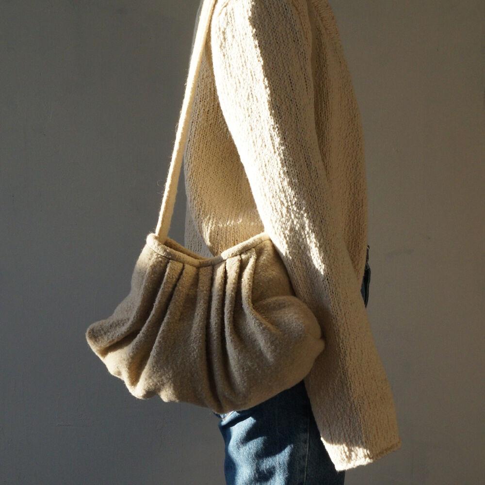 Beige Clam Bag - medium