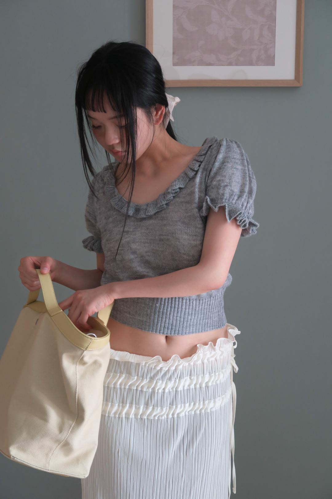 Bebe frill short sleeve knit