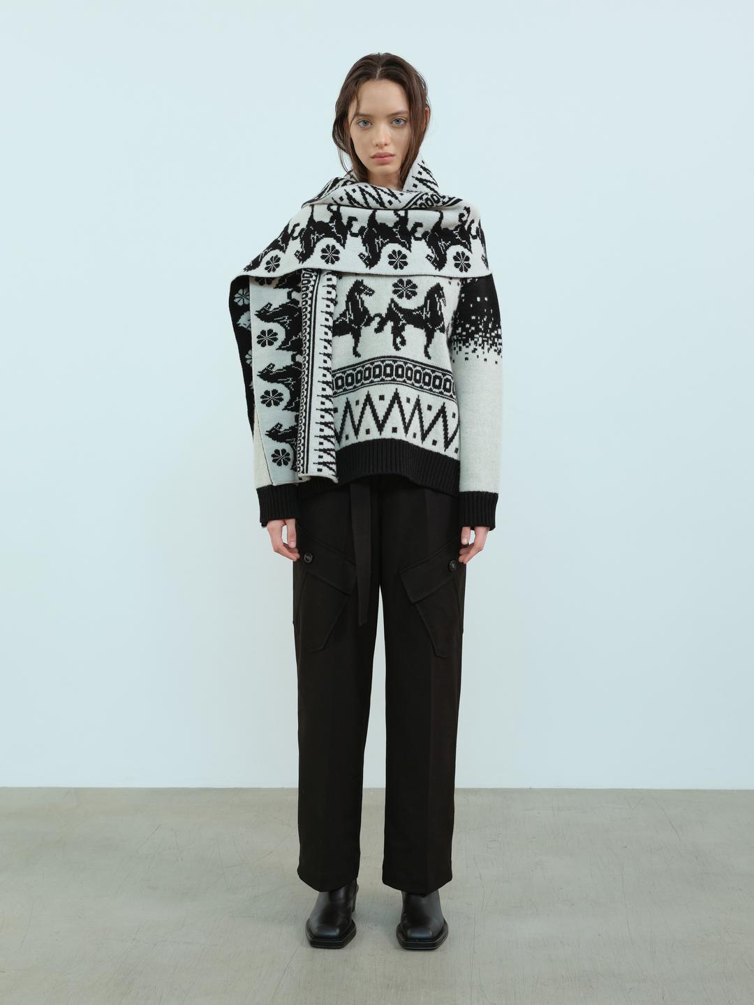 BLACK & WHITE CLASSIC PATTERN MUFFLER