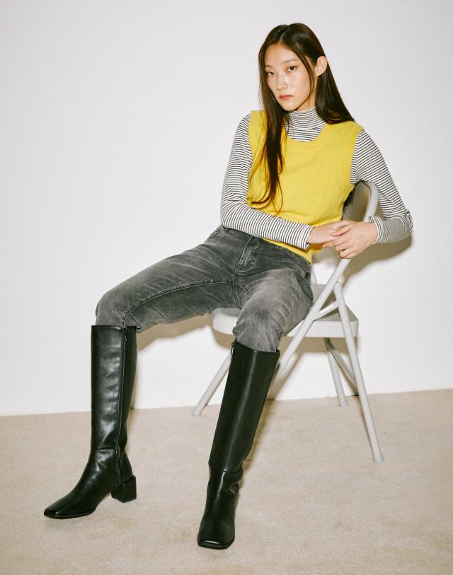 [헤인] 블랙 절개라인 롱부츠 (굽높이 : 5.5 cm/볼넓이 : 8.4 cm)