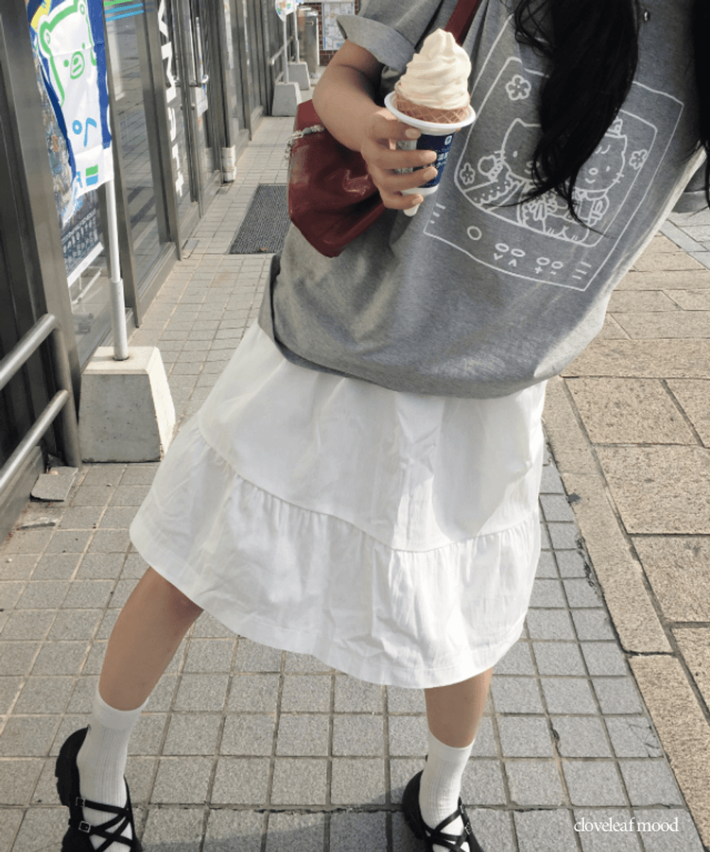 클로버리프 [사계절 가능] 하이틴 미디 프릴 밴딩 플레어스커트