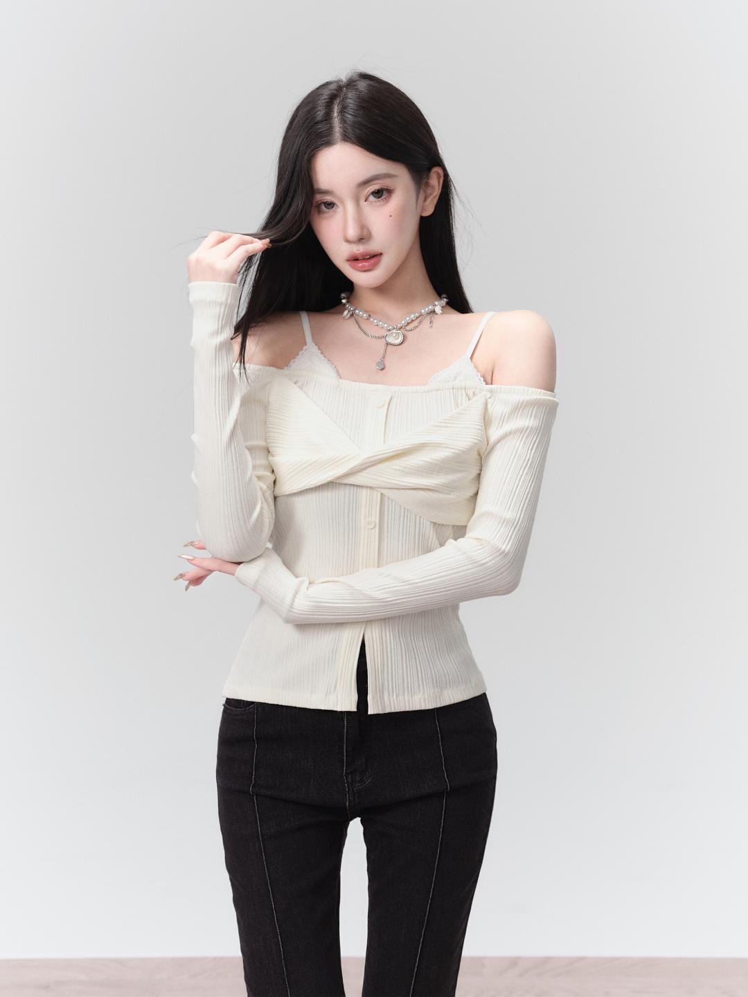 [FRAGILE HEART] Cocoa Sweet Tea - Pure Slim Fake Two-piece Off-shoulder T-shirt