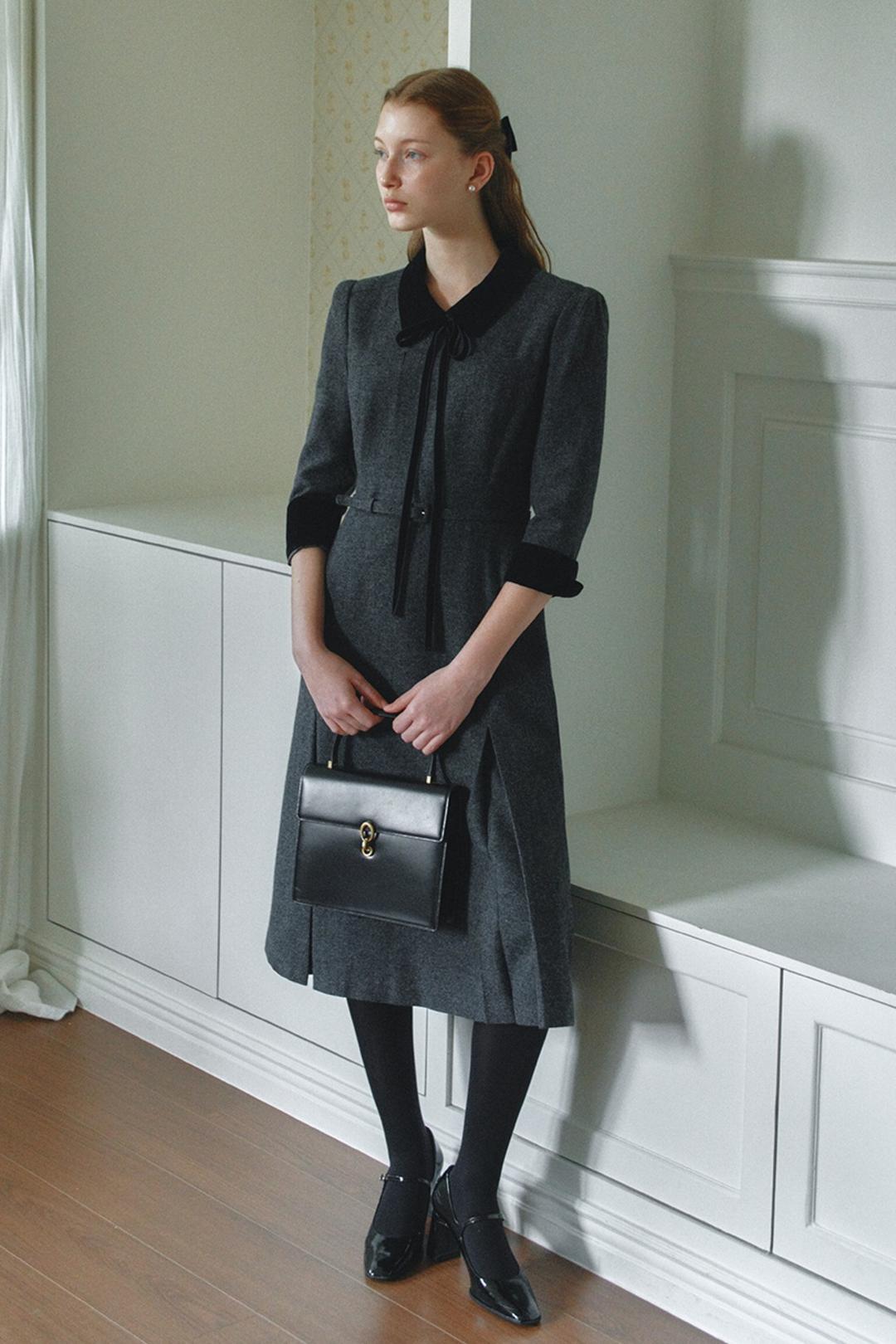 MAELLE Velvet collar A-line dress (Charcoal)