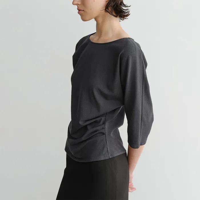 TILT TUCK T-SHIRT (CHARCOAL)